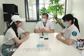 吴宣仪拆快递：是不是我的手到了，呆萌少女完美完成任务视频封面