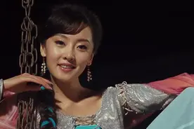 财神客栈老板娘出场，在场的男子眼神都不对了视频封面