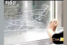 这样快速清洁玻璃上污渍，巧擦锅盖油垢和除冰箱的异味的小窍门图片