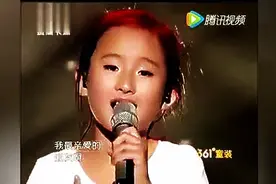 难以置信,小女孩翻唱汪峰的歌比原唱还好听,全场沸腾！图片