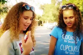 贾斯丁比伯的歌火到什么程度，连小学生都翻唱他的歌了！图片