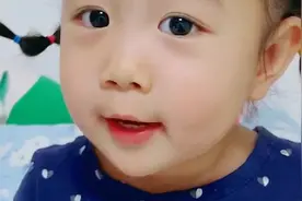 东北丫头吐槽姥爷吃面，古灵精怪的太可爱了，姥姥笑的肚子疼！视频封面