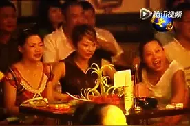 一男一女耍流氓！笑喷全场图片