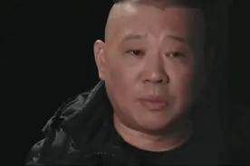 两分钟带你了解德云社班主郭德纲，字字精辟一举一动都是大师风范视频封面