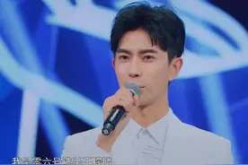 #王牌对王牌 看着13届快男一个个自我介绍，仿佛回到六年前的夏天，让人泪目…