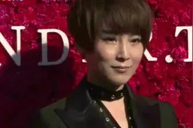 被儿子吴所谓吐槽脸胖 谢楠：我们小区最耿直的仔视频封面