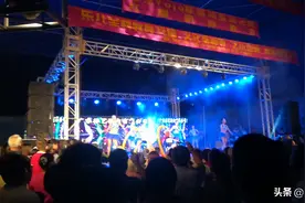 个个都18--22，哈哈