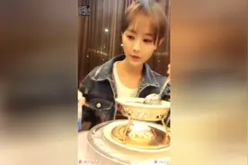 李一桐直播吃饭，“靖哥哥”杨旭文逗比乱入视频封面