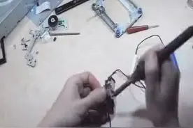 手把手教你用废DVD机DIY一个大功率激光器视频封面