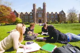 萨塞克斯大学取消两门硕士课程，已申请学生将被调剂图片