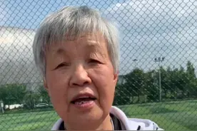 网友提问：球在篮板上沿颠了几下出界吗？🏀⛹️♀️⛹️♂️#篮球 #篮球规则视频封面