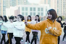 戏曲广播体操进校园图片