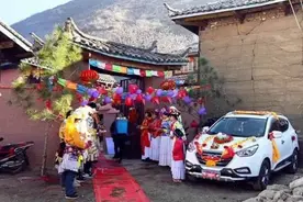 揭秘摩梭族走婚习俗，女大学生坚持走婚，男友想结婚她却拒绝了视频封面