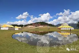 川西高原藏着一条绝美的公路，一路走去四季美景尽收眼底图片