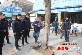 泰安多部门联合整治私搭乱建 查处违规烧烤1处图片