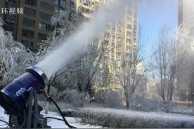 实力宠业主！没看到冬雪，山西一小区直接人工造雪，网友：羡慕了视频封面