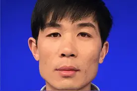 牌王重出江湖为荣誉而战 遭遇“怪咖”能否完成使命？图片