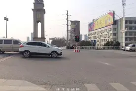 周口八一大道桥北便捷红绿灯正式上岗图片