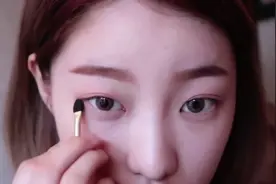 画眼线最简单的方法！眼尾只需像这样处理，手残党看一遍就学会！