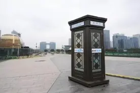 《朗读者》的朗读亭到上图门口了，欢迎每个人进亭录音图片