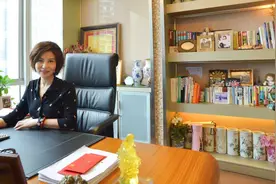 百姓故事：50后高颜值美女的新“丝”路图片
