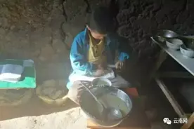 从肚皮注射米糊进食续命 云南9岁男孩造食管手术顺利完成图片