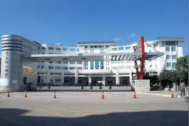 云师大附中招20名教师 岗位均有编制图片