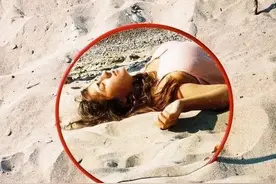 学会用镜面效果拍照，怎么拍都是大片！图片