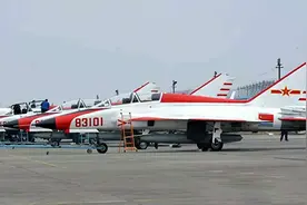 讲武谈兵丨“双鹰”会：中国高级教练机装备体系及其出口评析图片