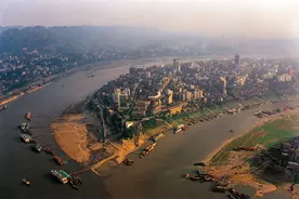 看展览｜朝天门往事：以地标码头为圆点，记录百年重庆图片