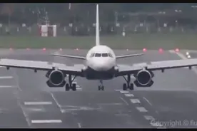 塔台控制管理人员将飞机的流量控制的相当精准视频封面