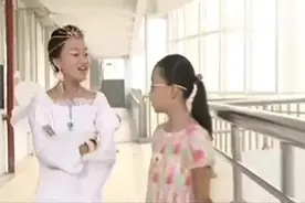 巴啦啦小魔仙：美琪让严莉莉在舞台上当众出糗，引起三人变身对战视频封面