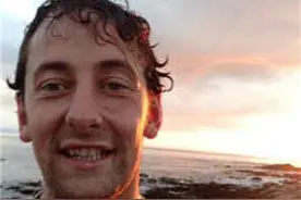 男子表演吞汉堡被噎死 因气管给卡住窒息 揭吃食物噎着怎样急救图片