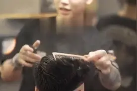 男生脸大剪发不用那么纠结，侧背发型平衡脸型比例自然精神帅气