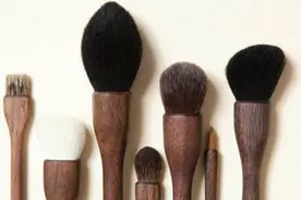 化妆刷用法讲解，各种各样的化妆刷的用法视频封面