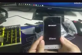 捡垃圾系列！夏普403sh简单上手评测！无边框确实挺震撼！视频封面