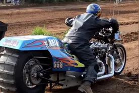 每小时100公里是0.7秒