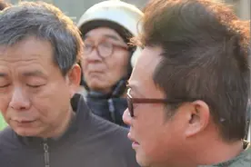 台湾地震楼塌后小猫守护主人 叫声唤来救援图片