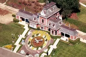 歌王杰克逊的“梦幻庄园”再出售 标价被砍一半图片