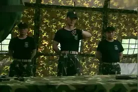 新兵特种兵与教官比武，KO 教官，后学到一个道理！视频封面