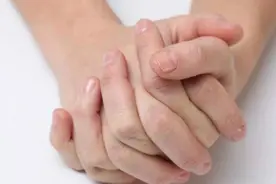 手上这个位置有痣，影响运程，需要注意视频封面