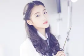 19岁关晓彤为爱休学，开工作室签约绯闻男友，下一个欧阳菲菲？视频封面