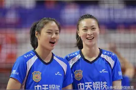 女排联赛总决赛次回合 江苏队赛前热身 看看这些高颜值吧图片