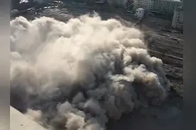 一个南通人亲拍的“青岛铁道大厦”爆破瞬间视频封面