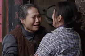 女子十年没回家，当女子站在母亲面前，母亲泪奔啦视频封面