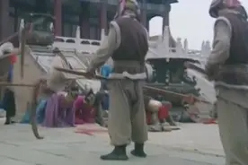 金兵攻破大宋皇宫，徽宗为生存竟向金将磕头，耻辱啊！视频封面