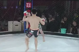 身披国旗出场，就要对得起这份荣耀，中国小伙站立断头台TKO对手视频封面