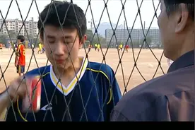 男子来看自己儿子，不料儿子走了，男子蹲大街上哭了起来视频封面