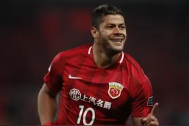 坦克碾压！胡尔克霸道1V4进球 这才是绿巨人本色图片