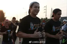Bodyslam乐队主唱Toon组织长跑为诗丽叻医院募捐图片